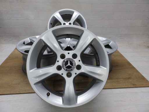 Mercedes C-Klasse A203 Felgen 7Jx16H2 Et31 5x112