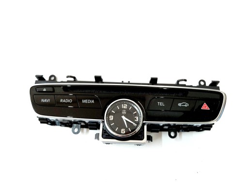MERCEDES C-KLASSE W205 Radiopanel, Navigation, Uhr, 18 Jahre alt
