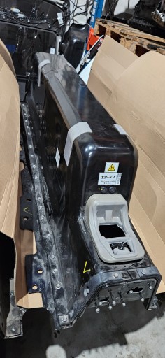 VOLVO T6 T8 LADESTECKER IM HYBRID-BATTERIEGEHÄUSE 31673714