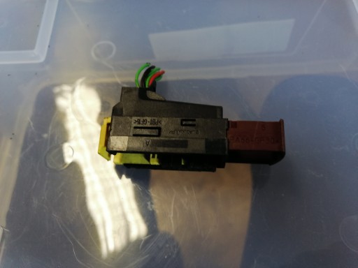 BUCHSE STECKER 0-1452647-1A OPEL AMP GM