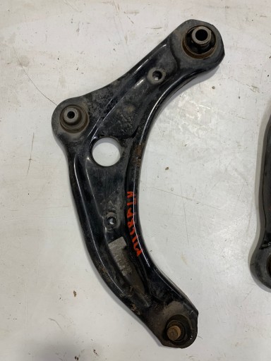 Nissan Micra K14 links apery