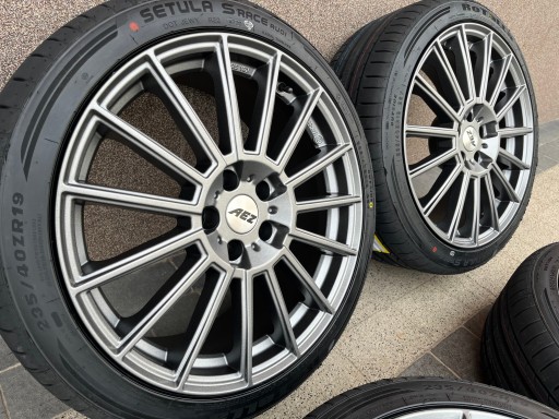 VW PASSAT B8 SOMMERFELGEN 235/40R19 AEZ NEW RIKEN