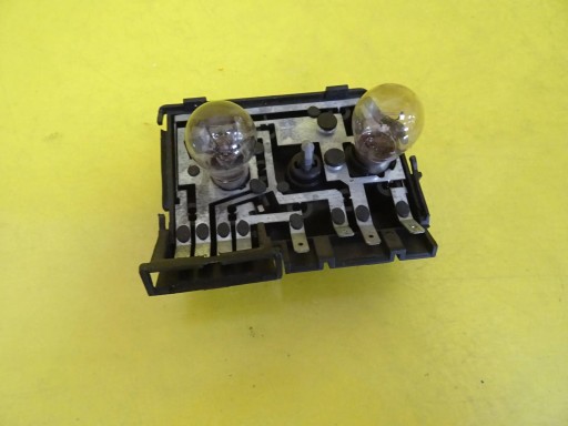 LAMPENEINSATZ RECHTS HINTEN AUDI 80 B4 LIMOUSINE NR.82