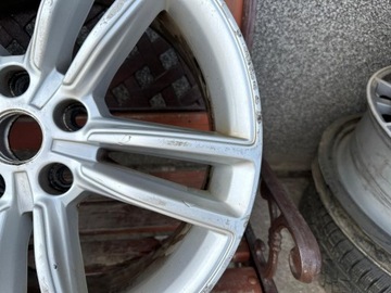 product-additional-image